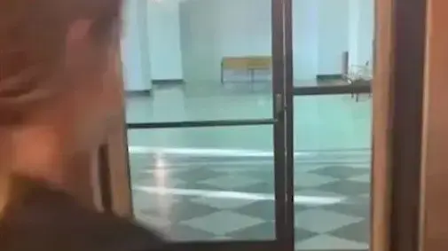קניון נטוש מתחת לדירת הנופש