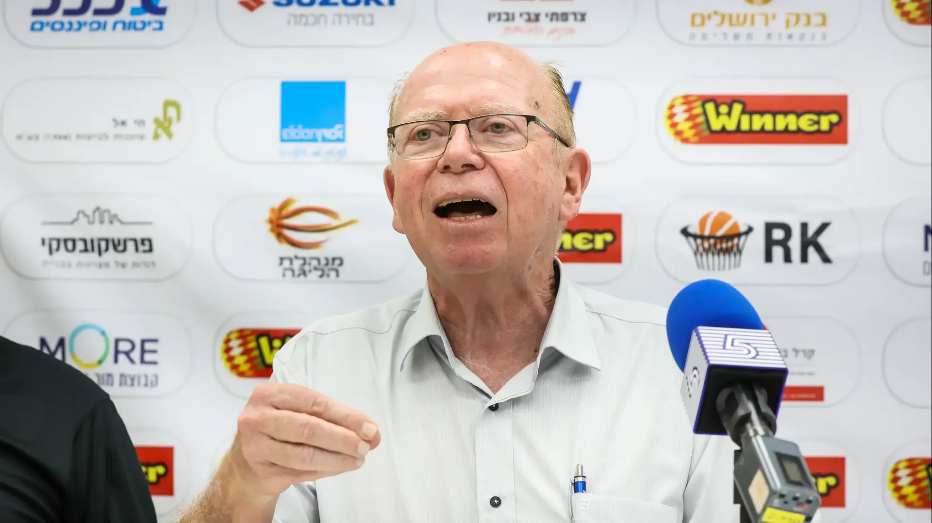 יו"ר מכבי ראשון לציון יצחק פרי