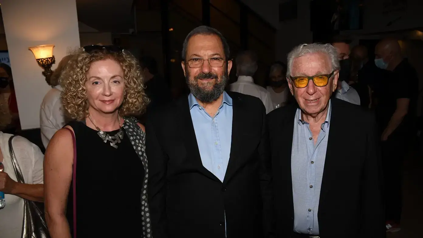 פרק לואי, אהוד ברק ולנה קריינדלין