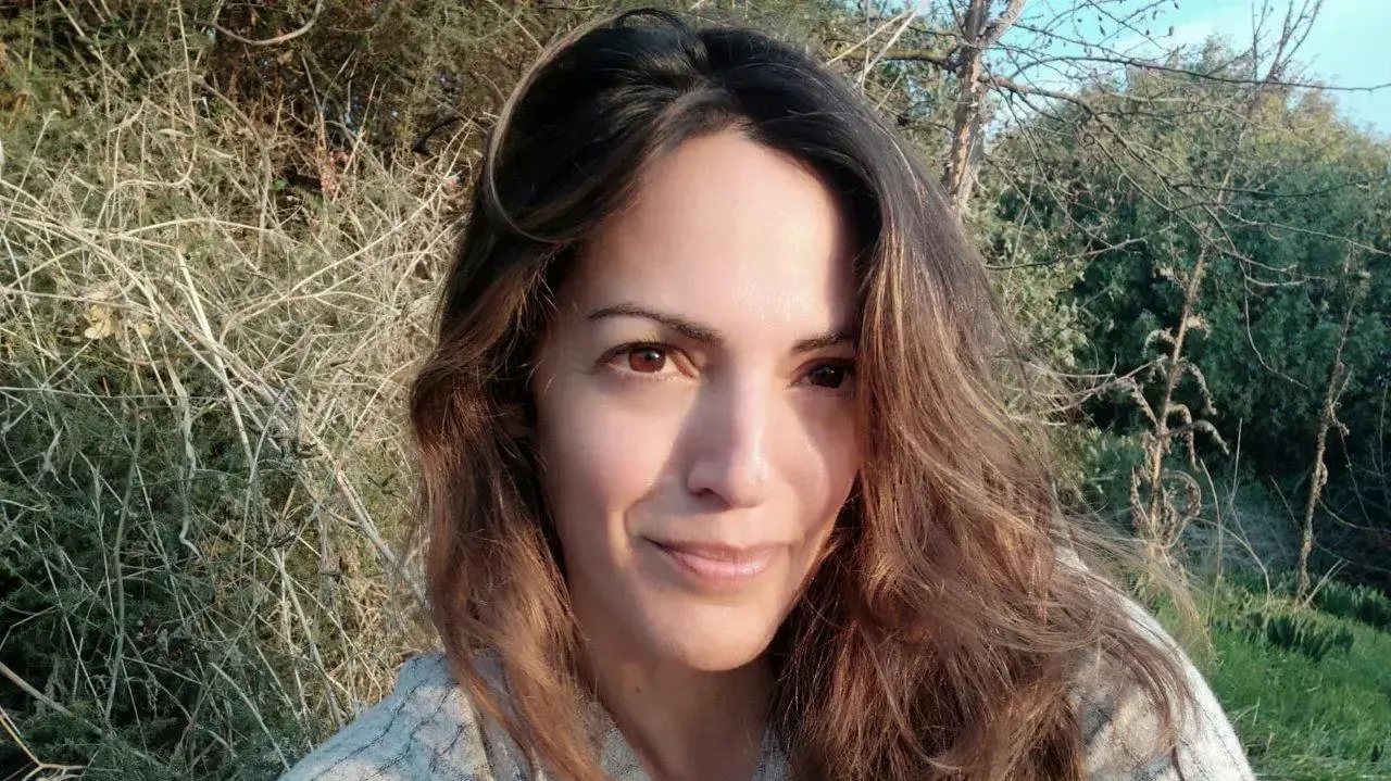 גלי אלמוג מטיילת בארץ