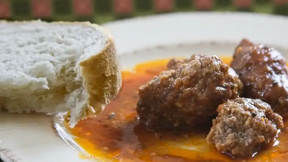קציצות ברוטב אדום פיקנטי מהמטבח המצרי (בליחת)