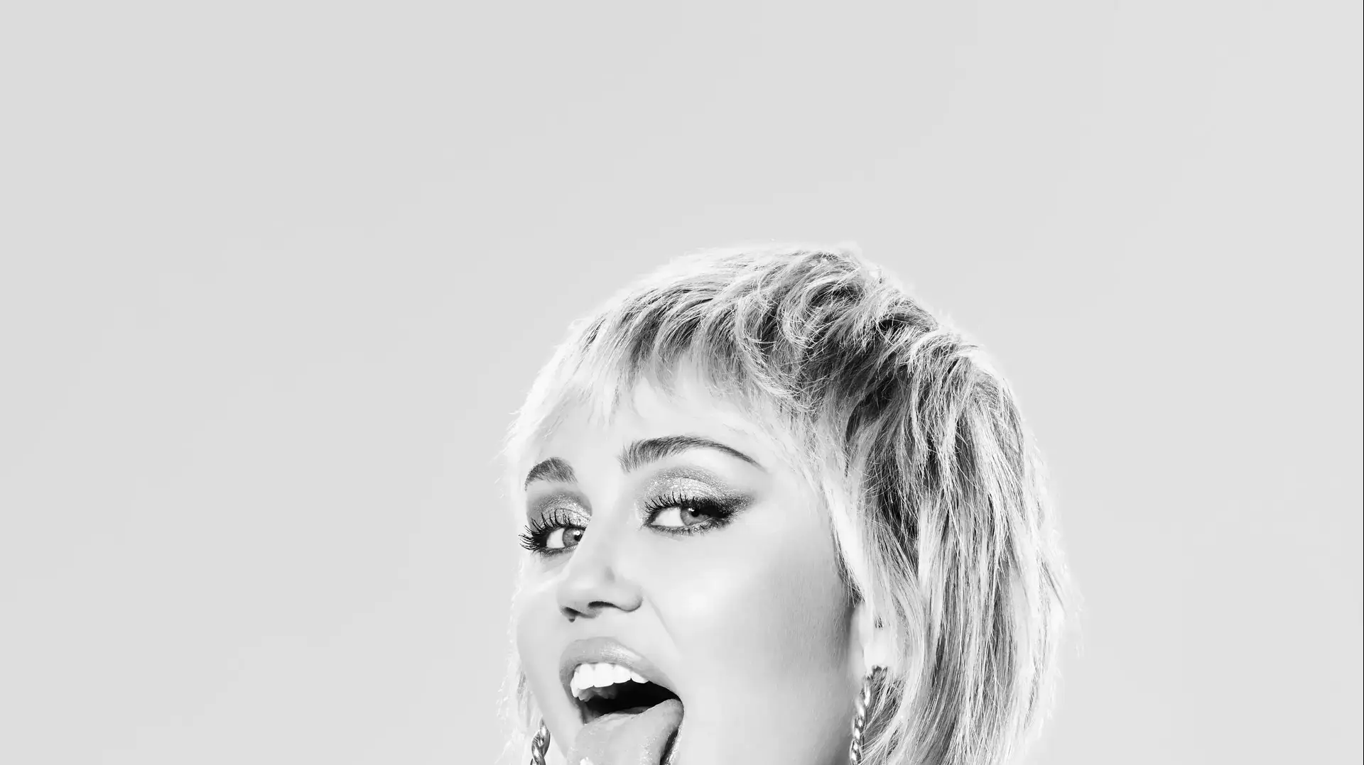 02-miley-white-seamless-billionaire_0583-3