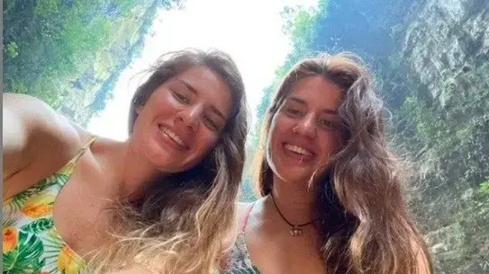 התאומות מליסה וג'ורג'יה לאורי