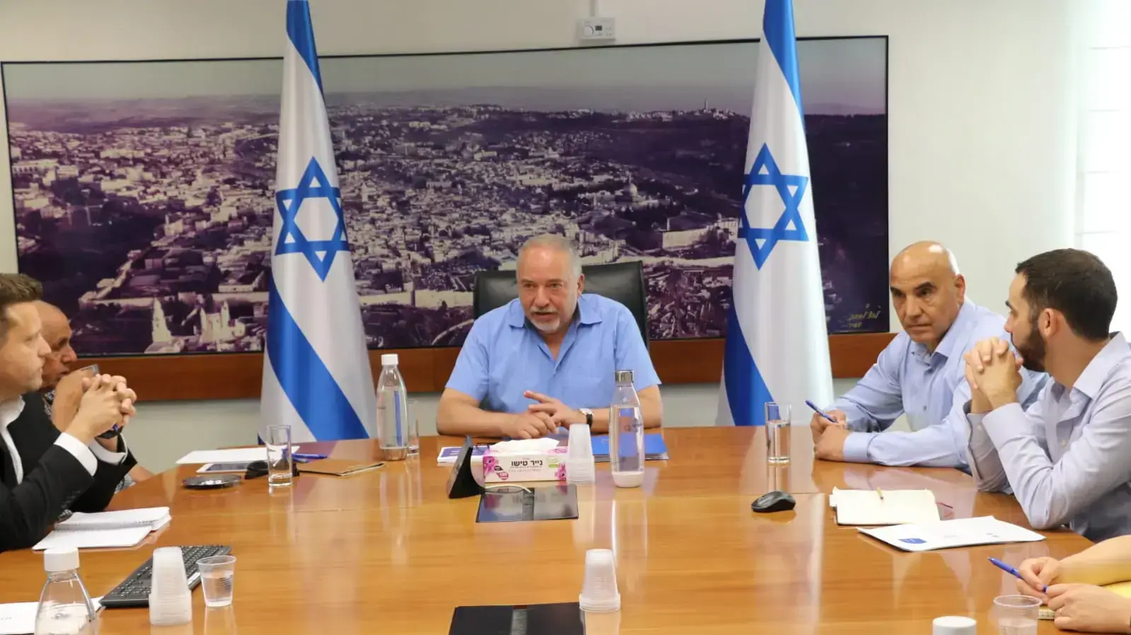 אביגדור ליברמן וצמרת האוצר 1