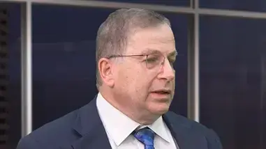 אדם גרוסמן