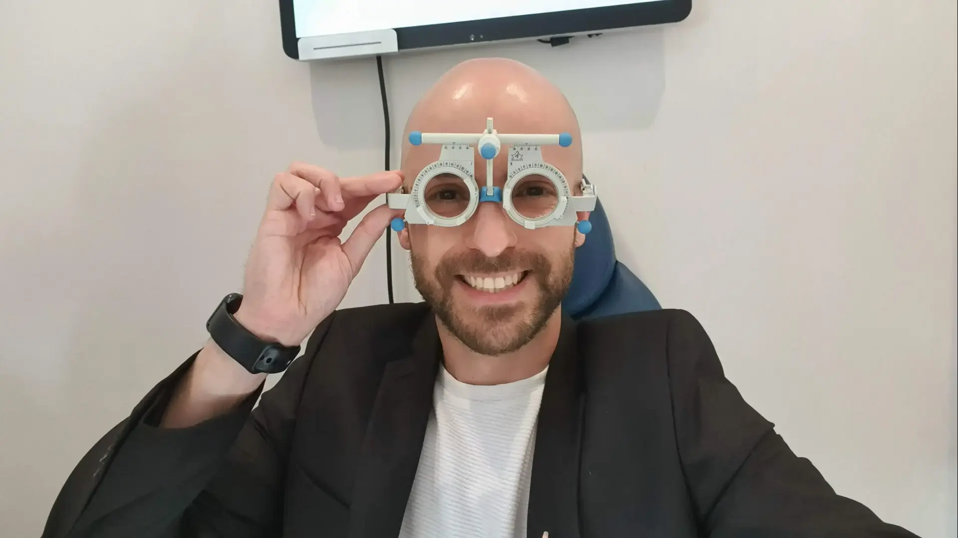 ליאור נאור הסרת משקפיים בלייזר