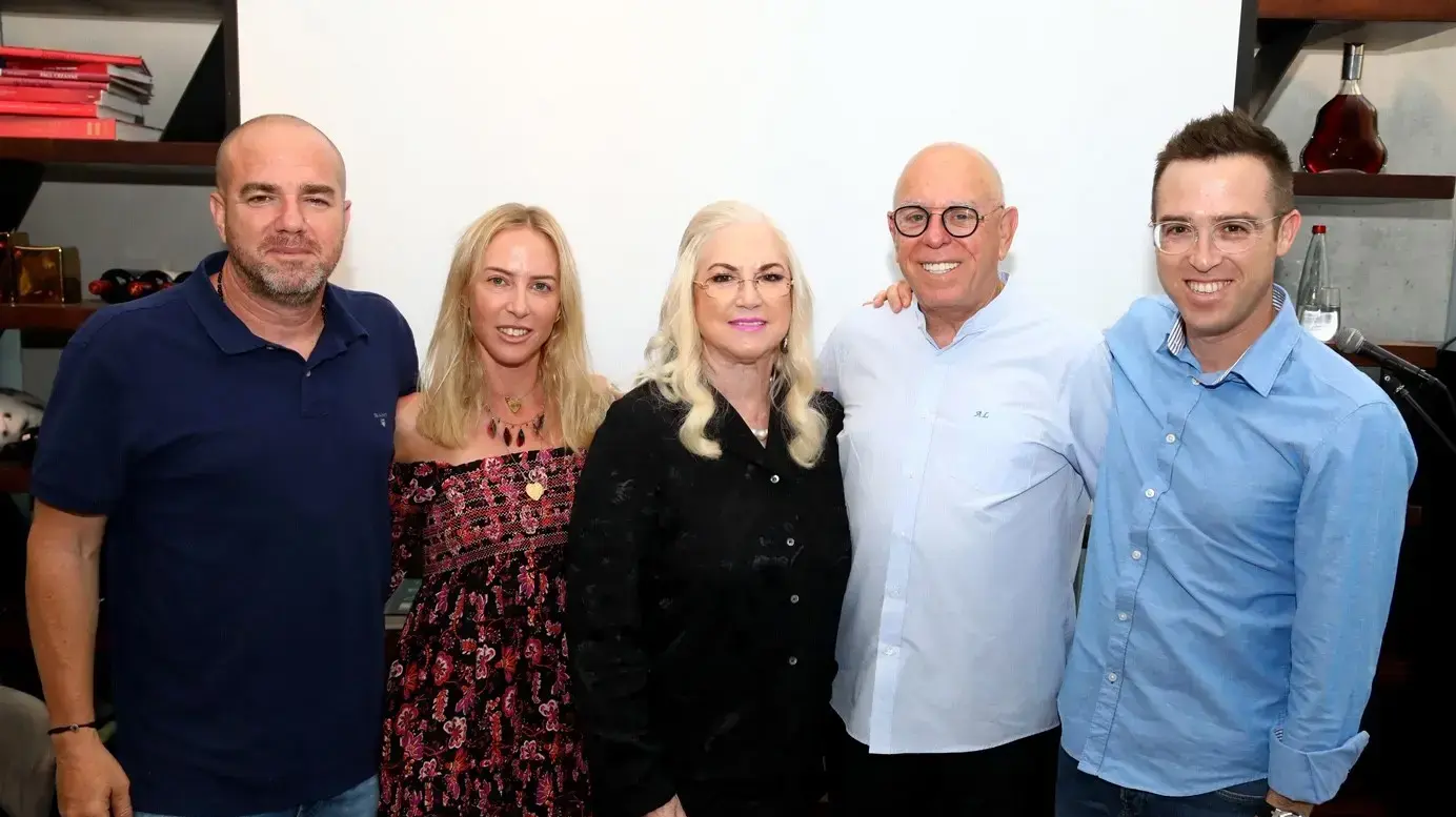 אילן, עמי, גילה  אלינורה וקובי לפידות