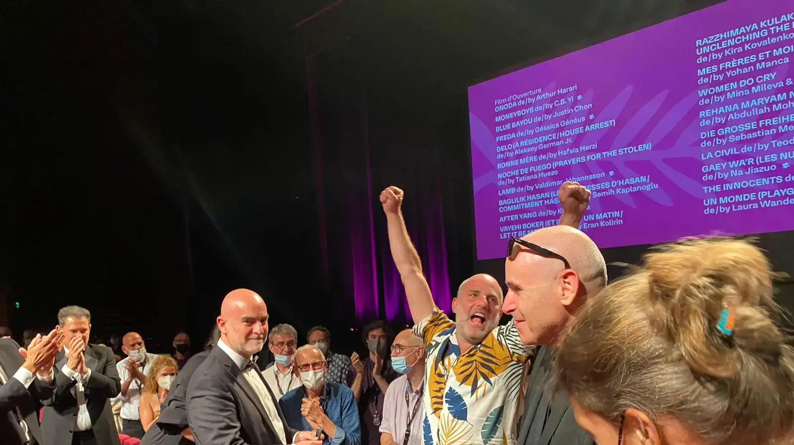 הבמאי ערן קולירין בהקרנת סרטו "ויהי בוקר" בפסטיבל קאן, 10 ביולי 2021