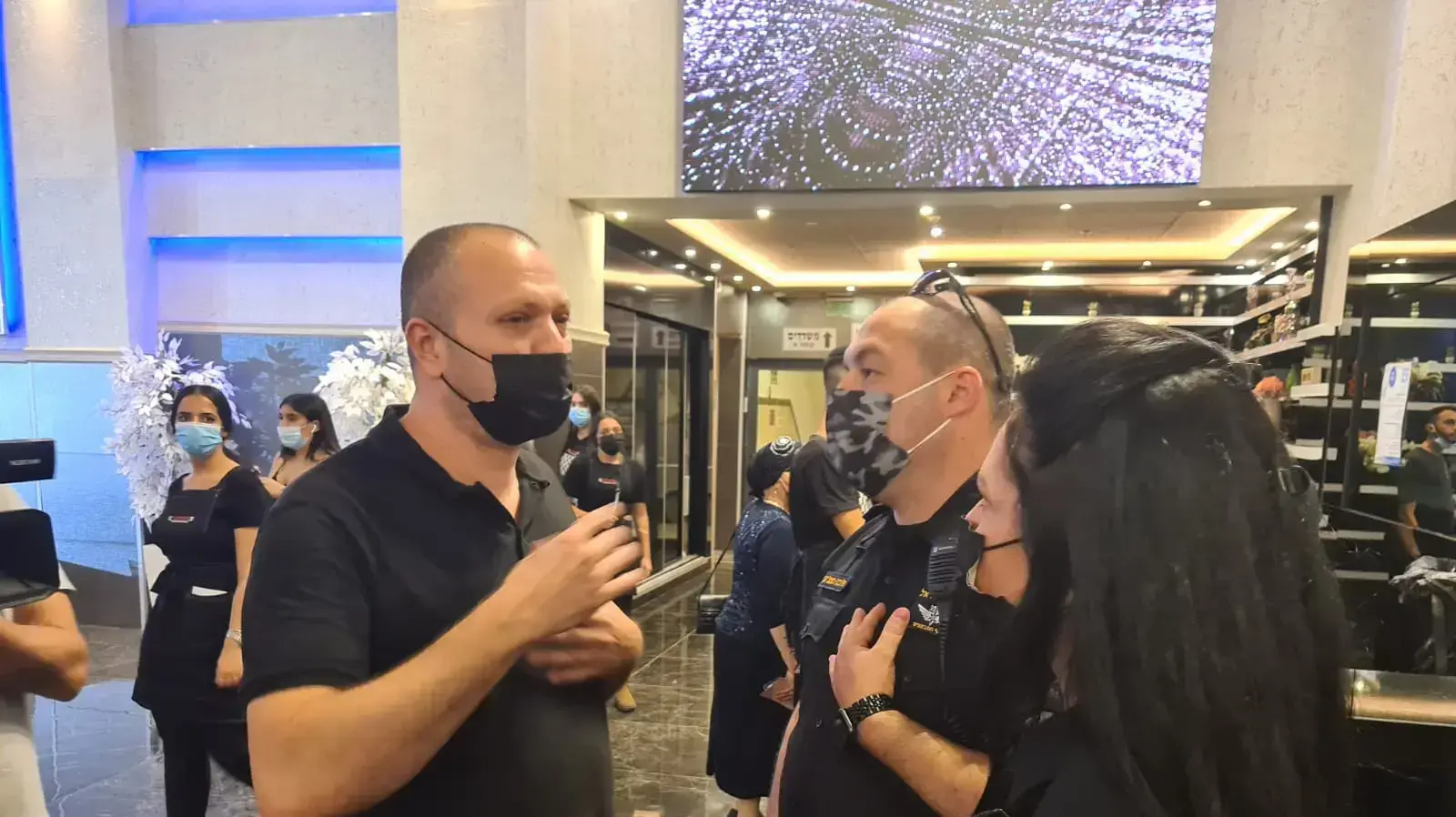 סיורי אכיפה של משטרת ישראל הערב באולמות אירועים