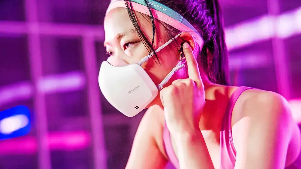 xLG PuriCare™ Wearable Air Purifier