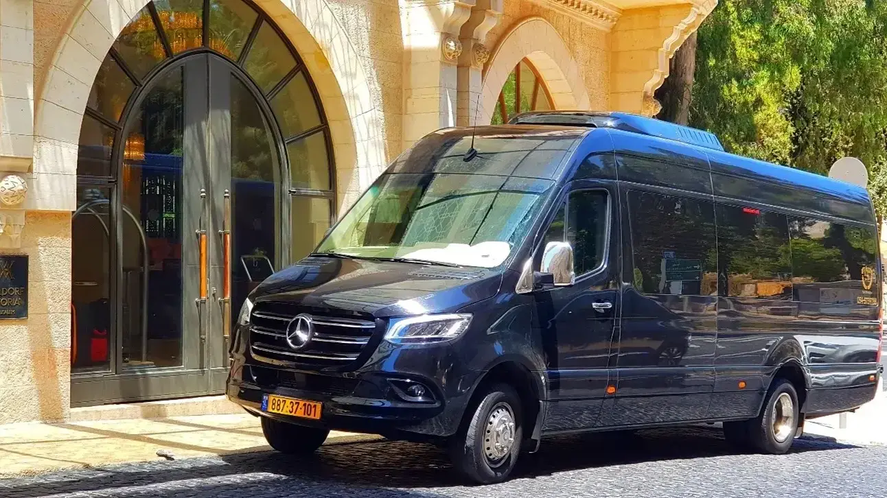 יוני לימוזין