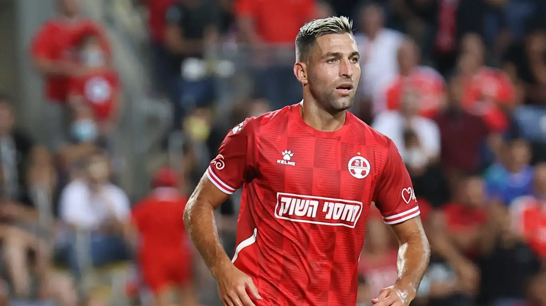 איתי שכטר שחקן הפועל באר שבע חוגגים איתי שכטר שחקן הפועל באר שבע חוגגים