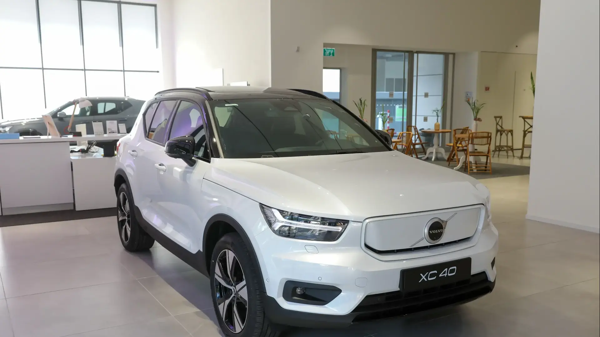 וולוו XC40 חשמלי