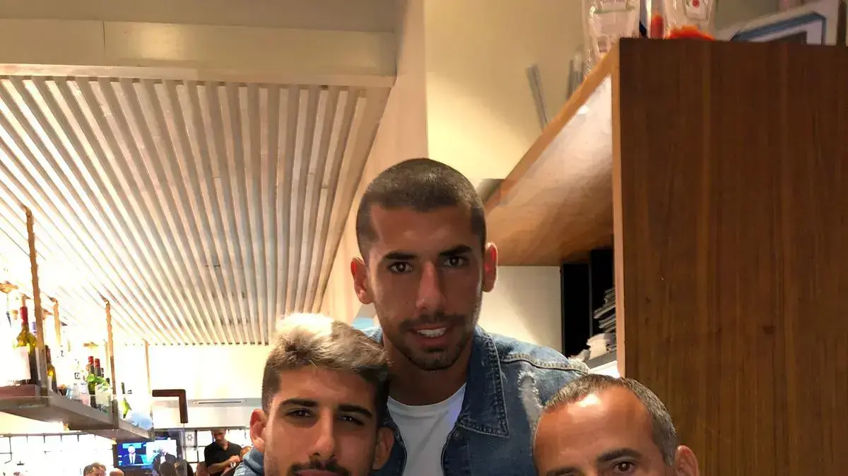 מיקי כהן עם יונתן כהן והאח גיא כהן מיקי כהן עם יונתן כהן והאח גיא כהן