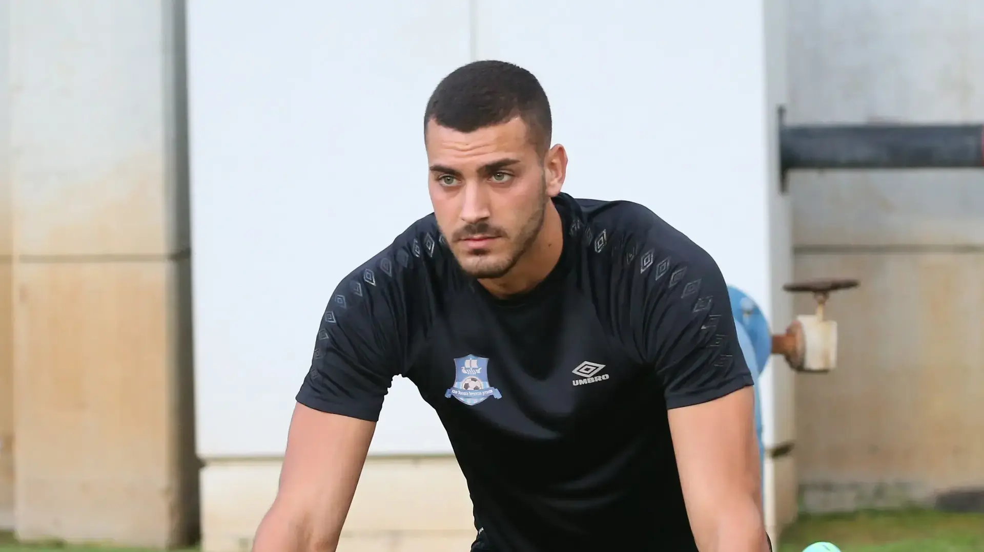 פיראס גנאים שחקן הפועל עכו בחימום פיראס גנאים שחקן הפועל עכו בחימום