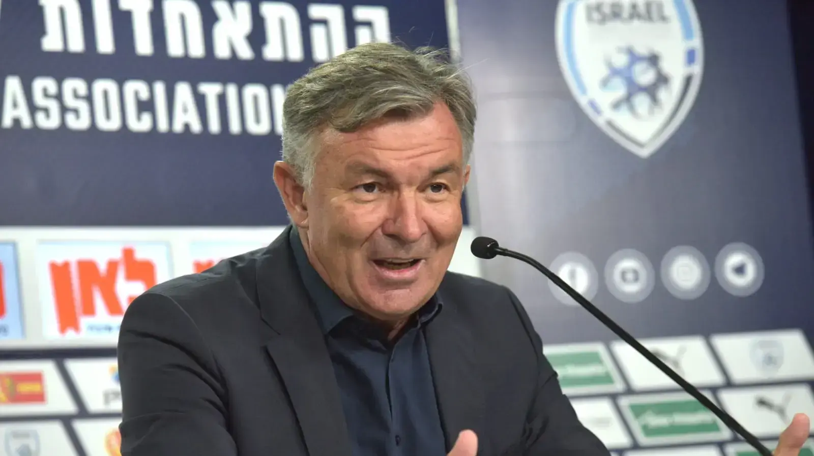 מאמן נבחרת ישראל וילי רוטנשטיינר מאמן נבחרת ישראל וילי רוטנשטיינר