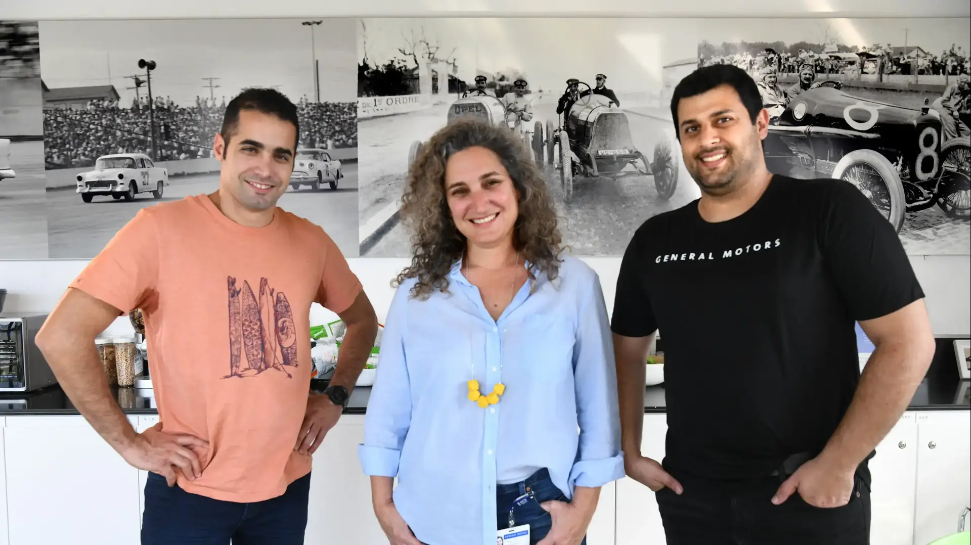 ג'נרל מוטורס 6: סיון בן משה - בתכלת, הישאם יאסין באפרסק, עמית שוקרון - בשחור