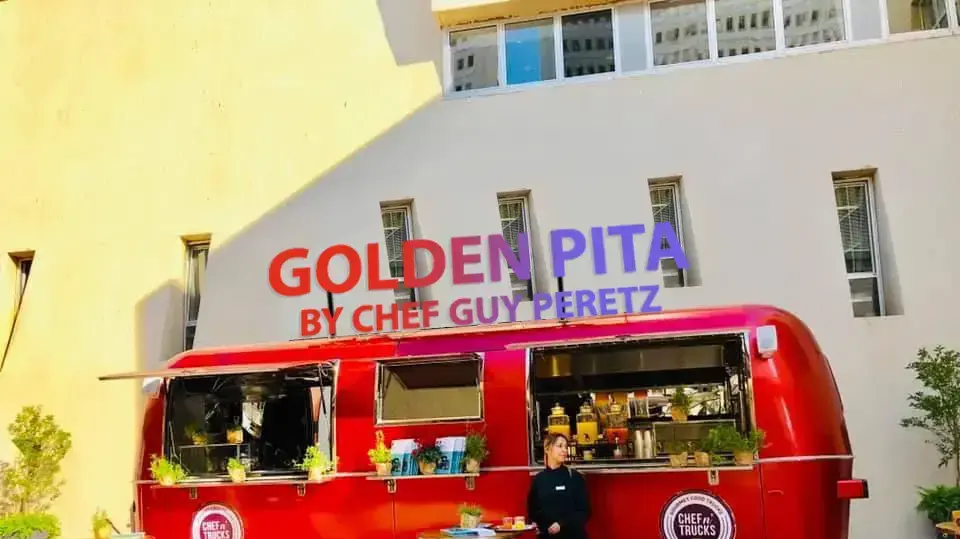 GOLDEN PITA - פודטראק של סונול בשיתוף השף גיא פרץ