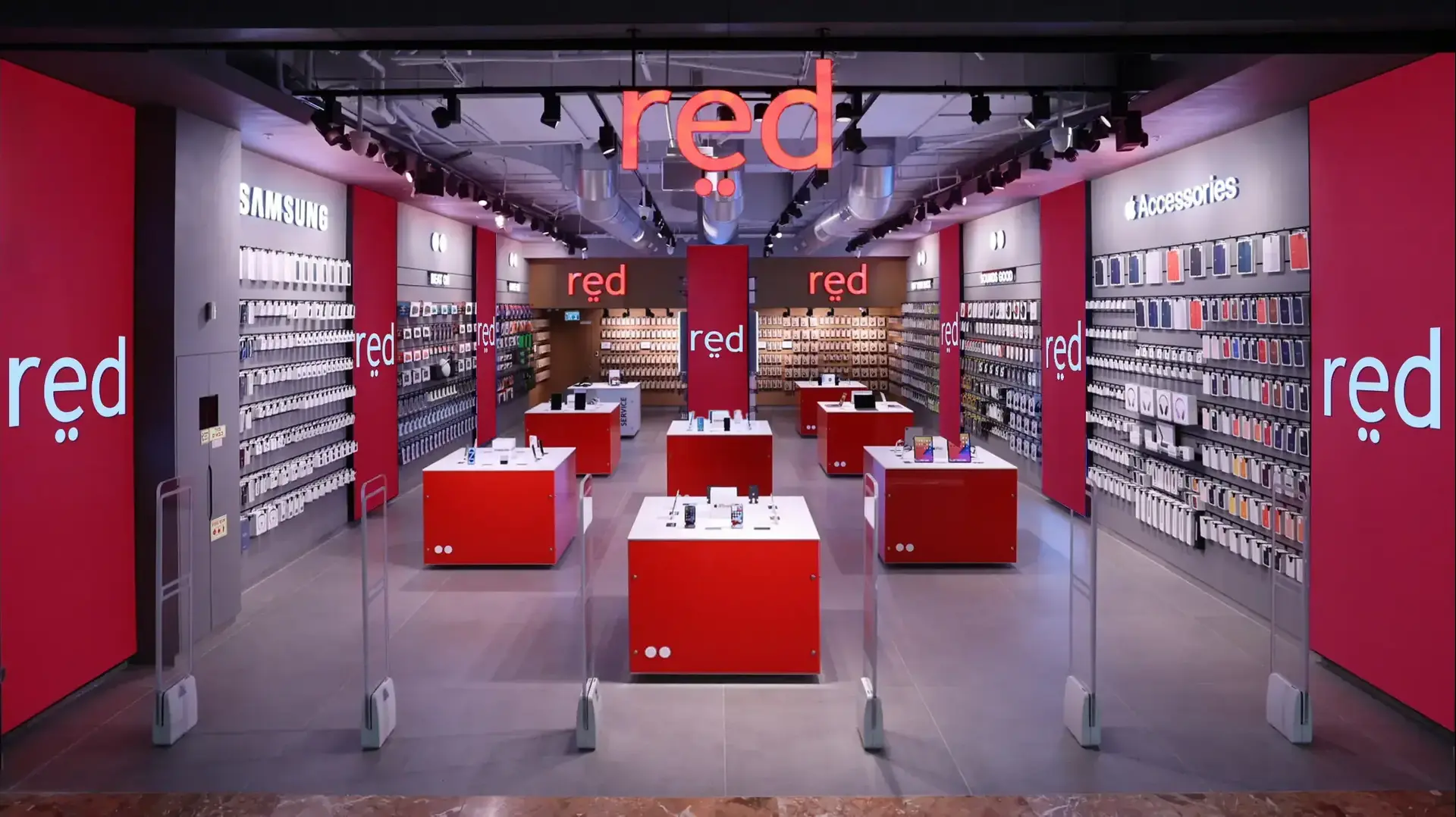 חנות red בקניון עזריאלי תל אביב