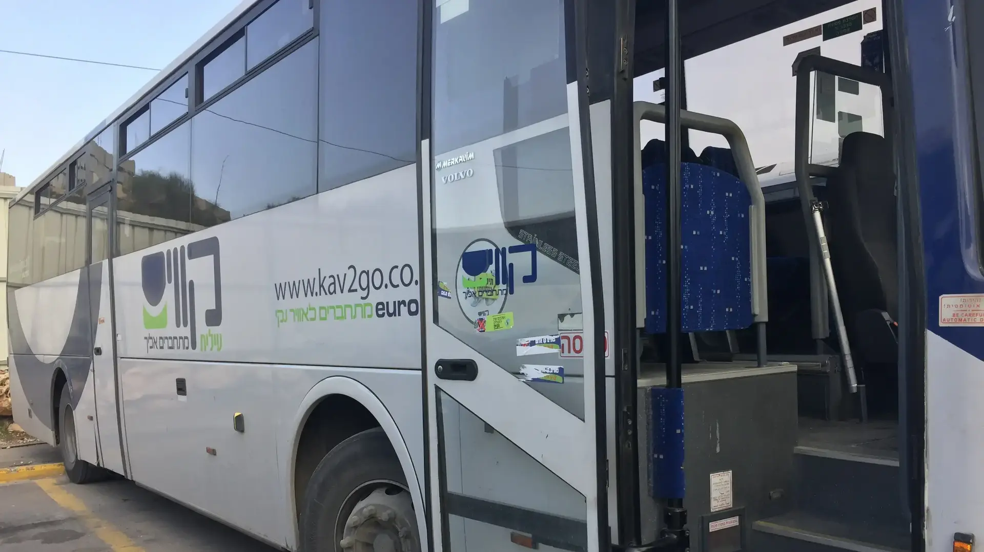 חיישן מורכב על אוטובוס קווים