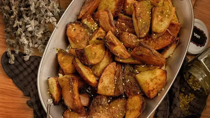תפוחי אדמה בתנור עם זעתר