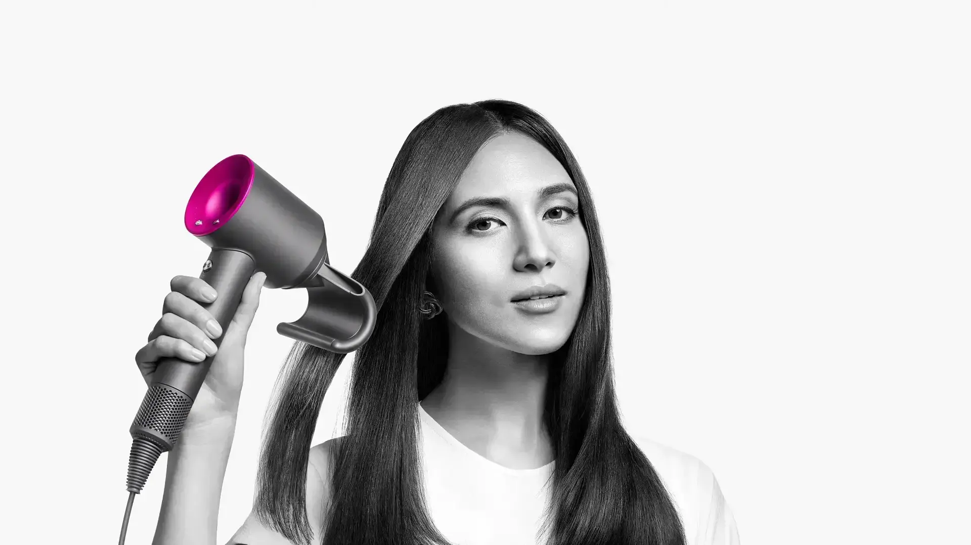 605c supersonic in use type 2 hair long straight with flyaway attachment_may 2021_image