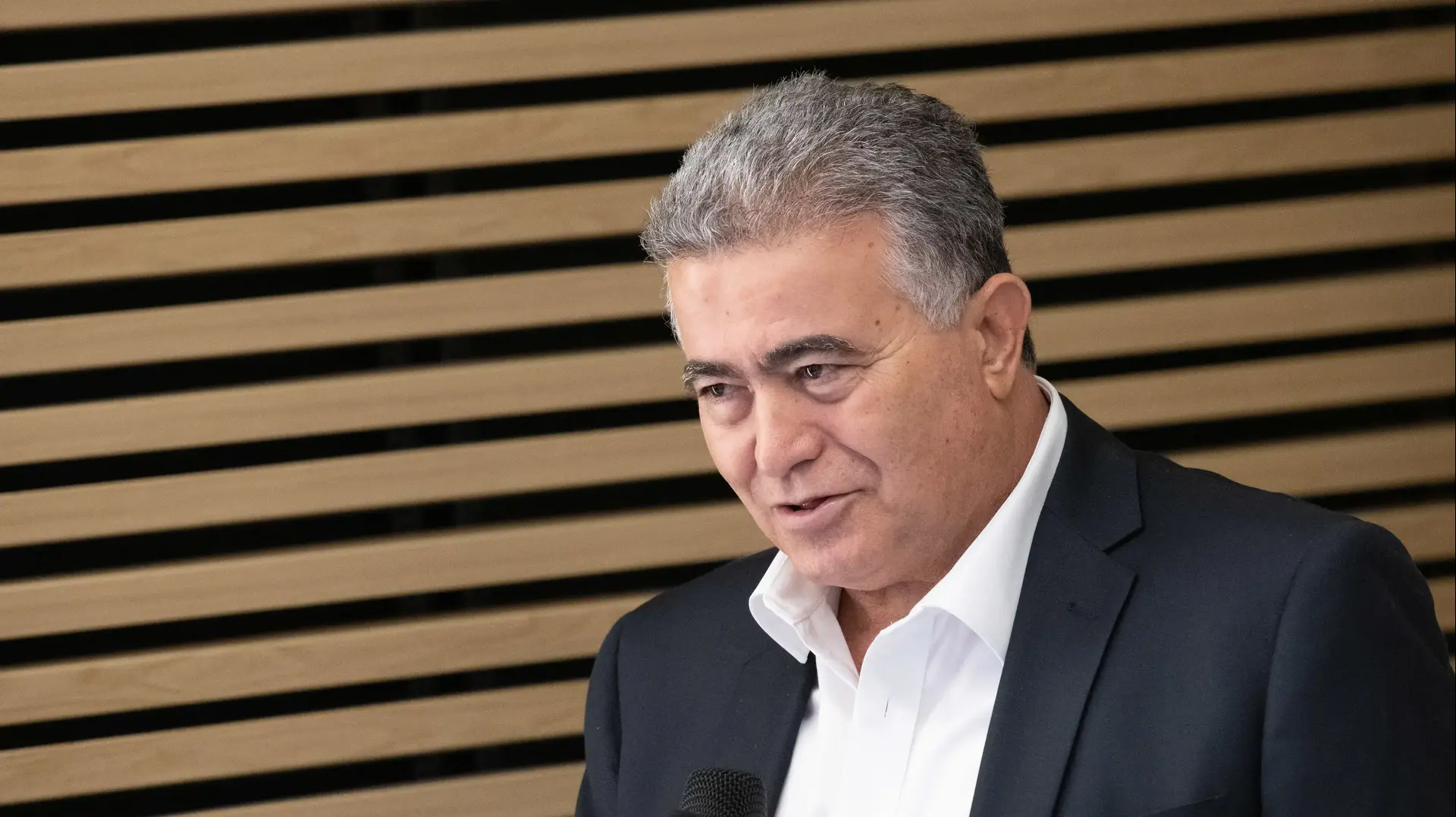 עמיר פרץ