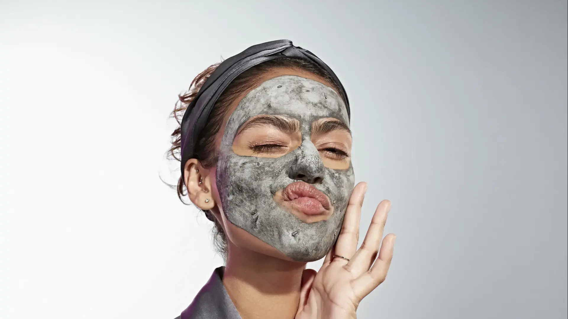 מסכת SUPERMUD של GLAMGLOW