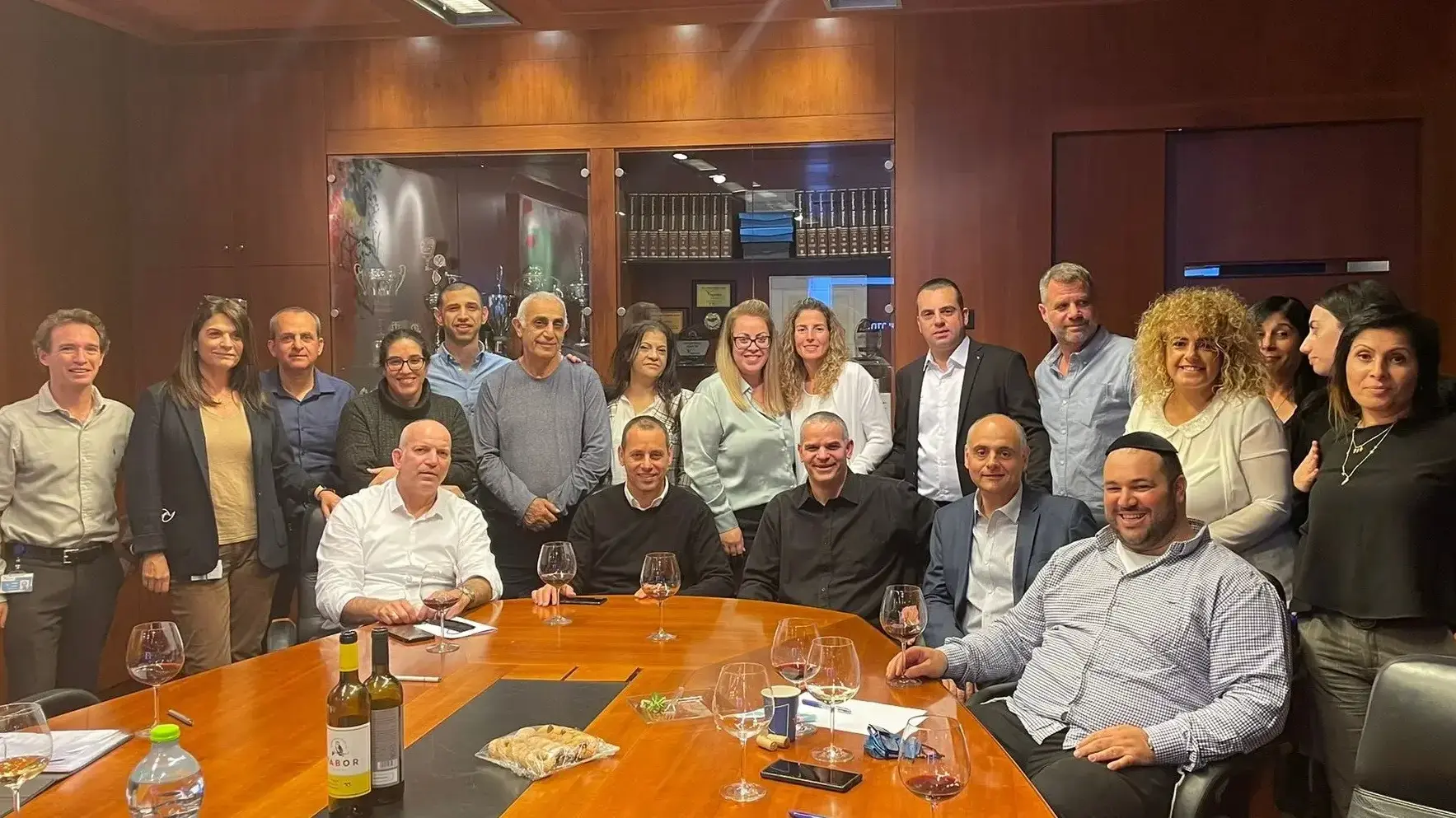 חתימה על הסכם עבודה קיבוצי בחברת הפניקס