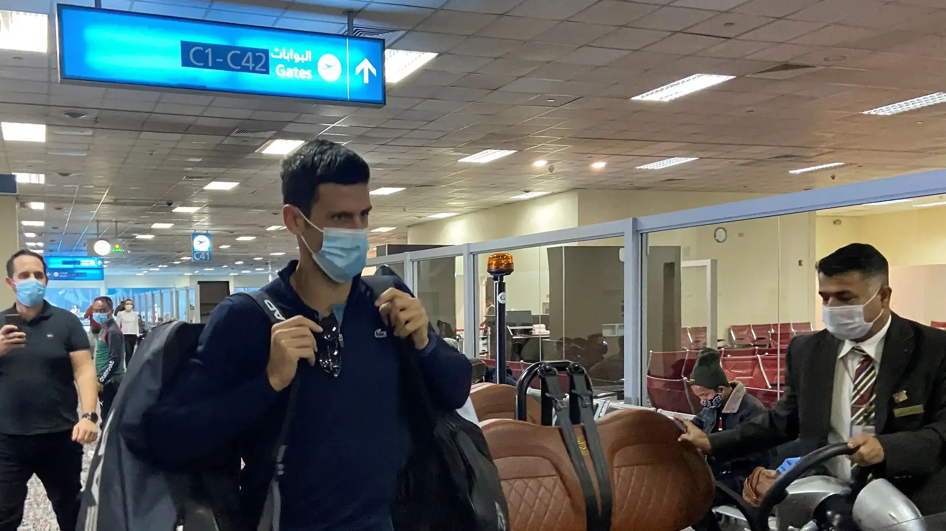 נובאק דג'וקוביץ' נוחת בדובאי אחרי גירושו מאוסטרליה
