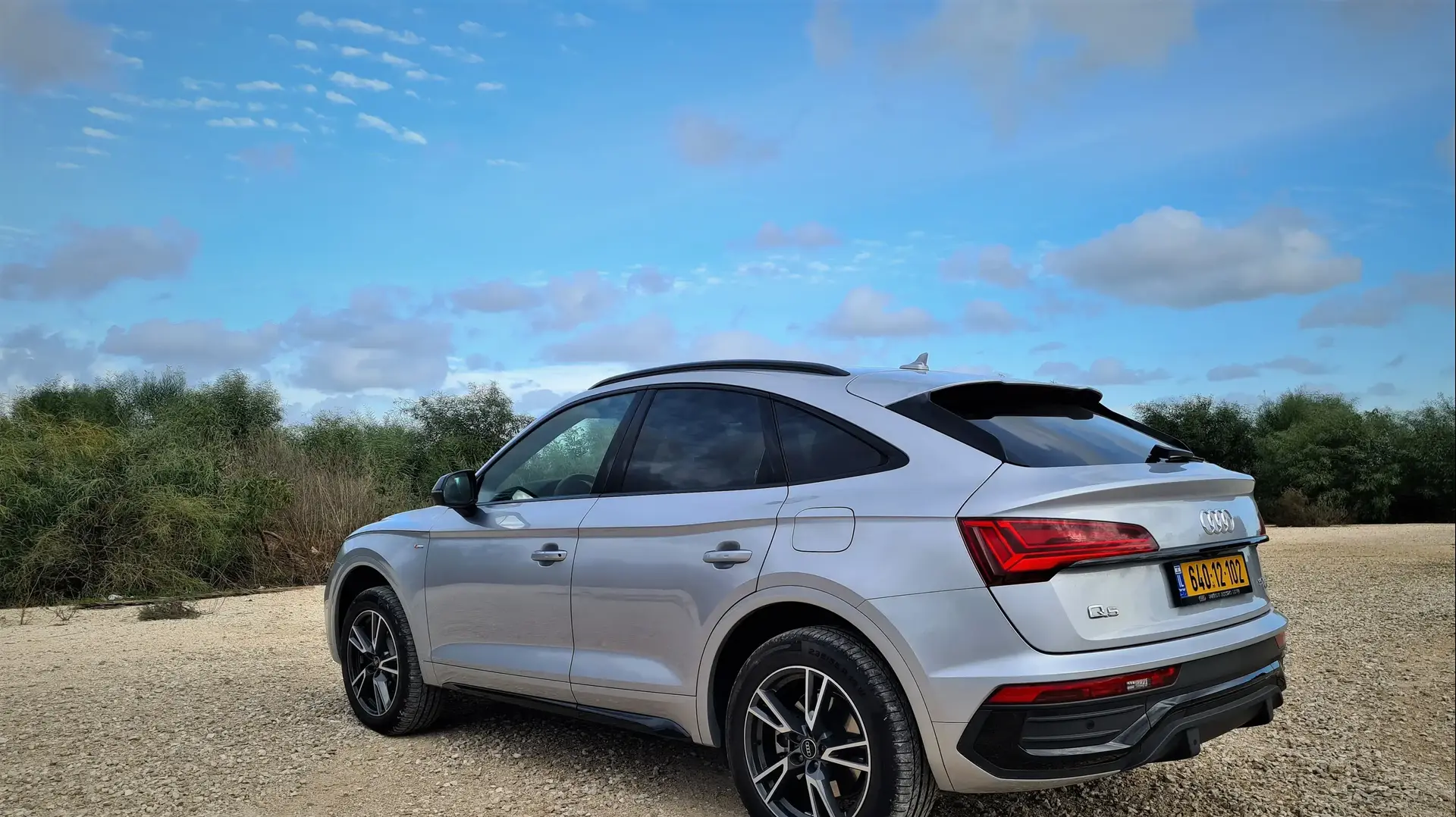 מבחן דרך: אודי Q5 פלאג אין מבחן דרך: אודי Q5 פלאג אין
