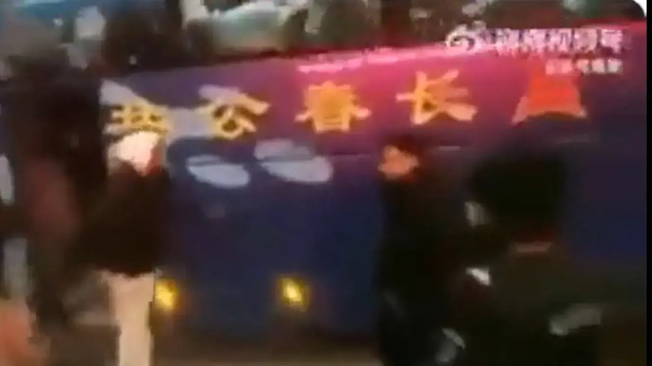 סוני ווימס מותקף על ידי אוהדים בסין