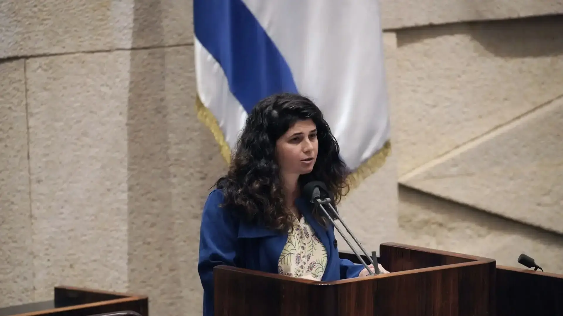 ח"כ שרון השכל במליאה 19 בינואר 2022