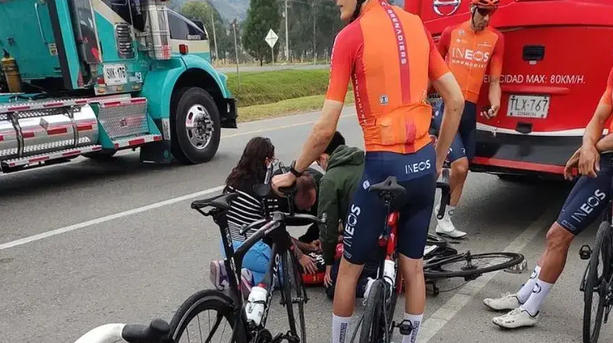 אגאן ברנאל רוכב אופניים לאחר התנגשות באוטובוס חונה