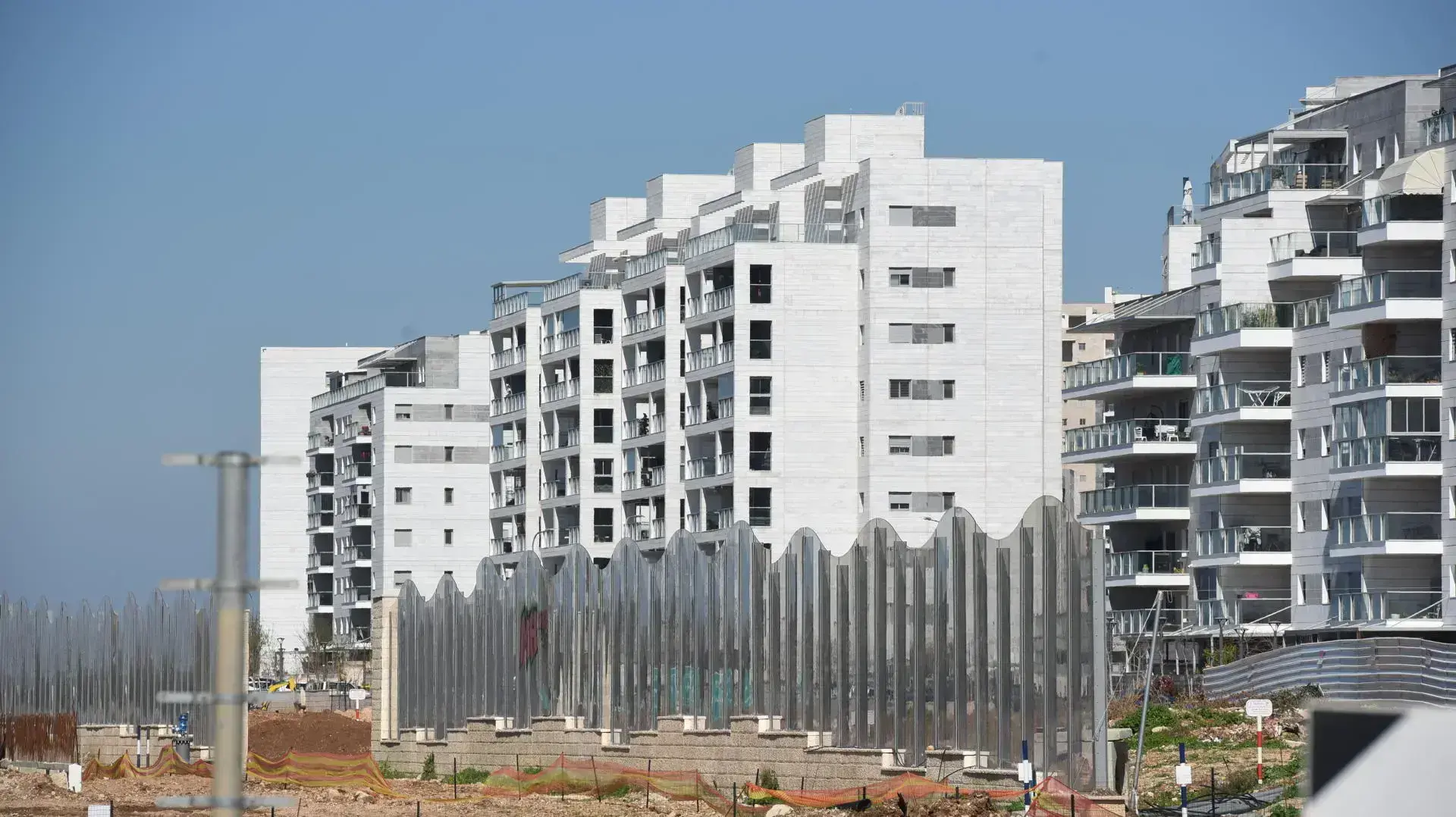 בנייני מגורים בטירת כרמל