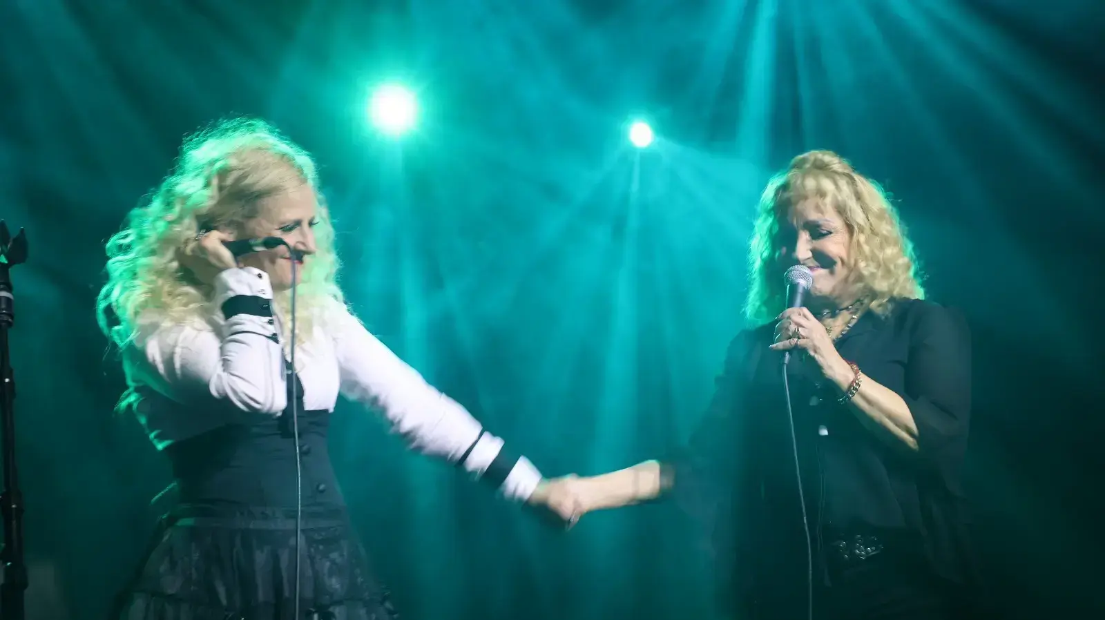 ריקי גל ואורית שחף (היהודים) מבצעות את "היי שקטה" במסגרת Ladies Muse - חודש נשים יוצרות שמהותם העצמה נשית ותרומה לפורום מיכל סלה