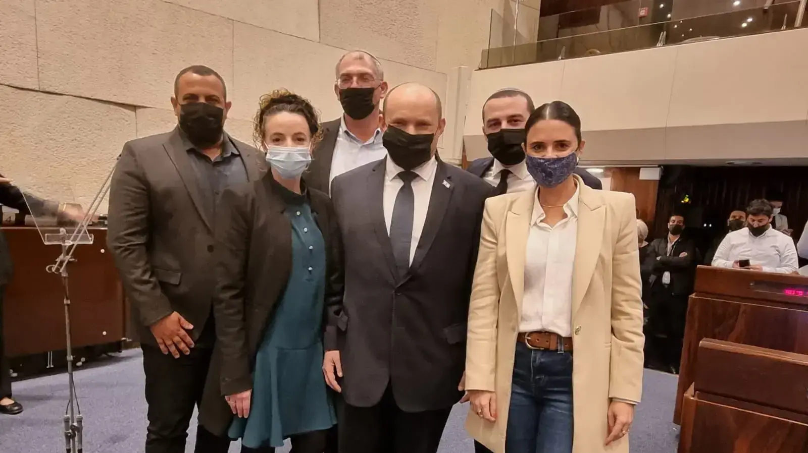 חברי מפלגת ימינה 
לאחר ההצבעה על חוק האזרחות 
10 במרץ 2022