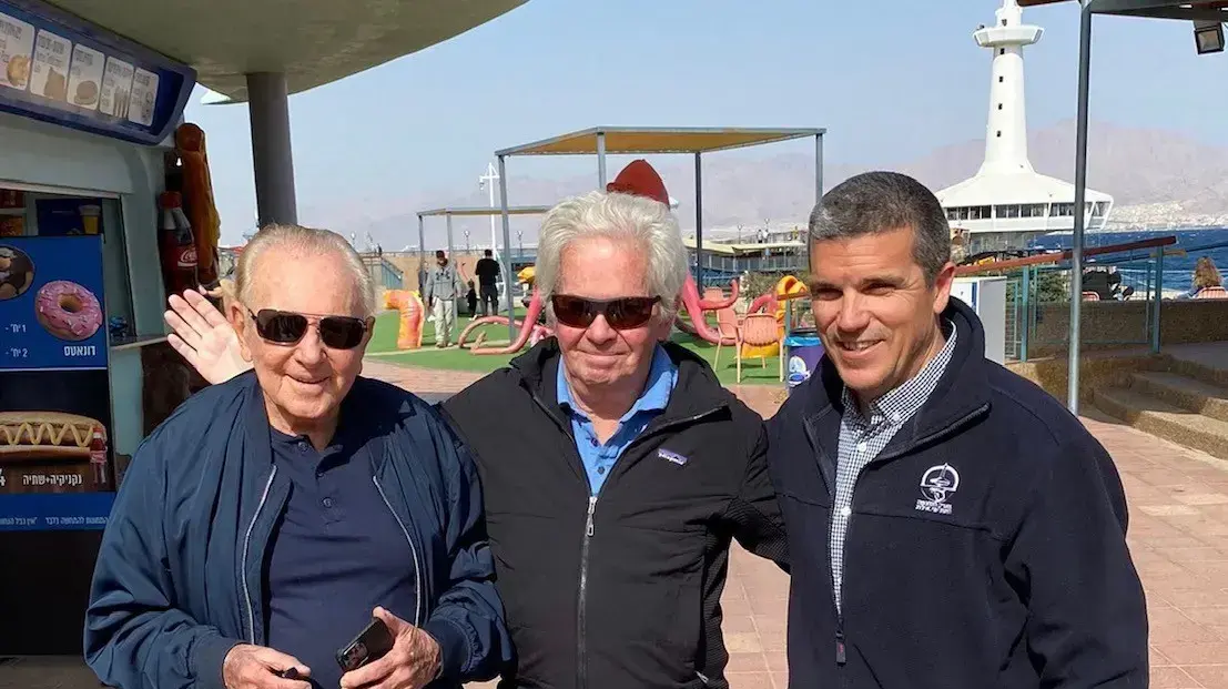גיא מרקמן,  בנג'י קאהן ומוריס קאהן