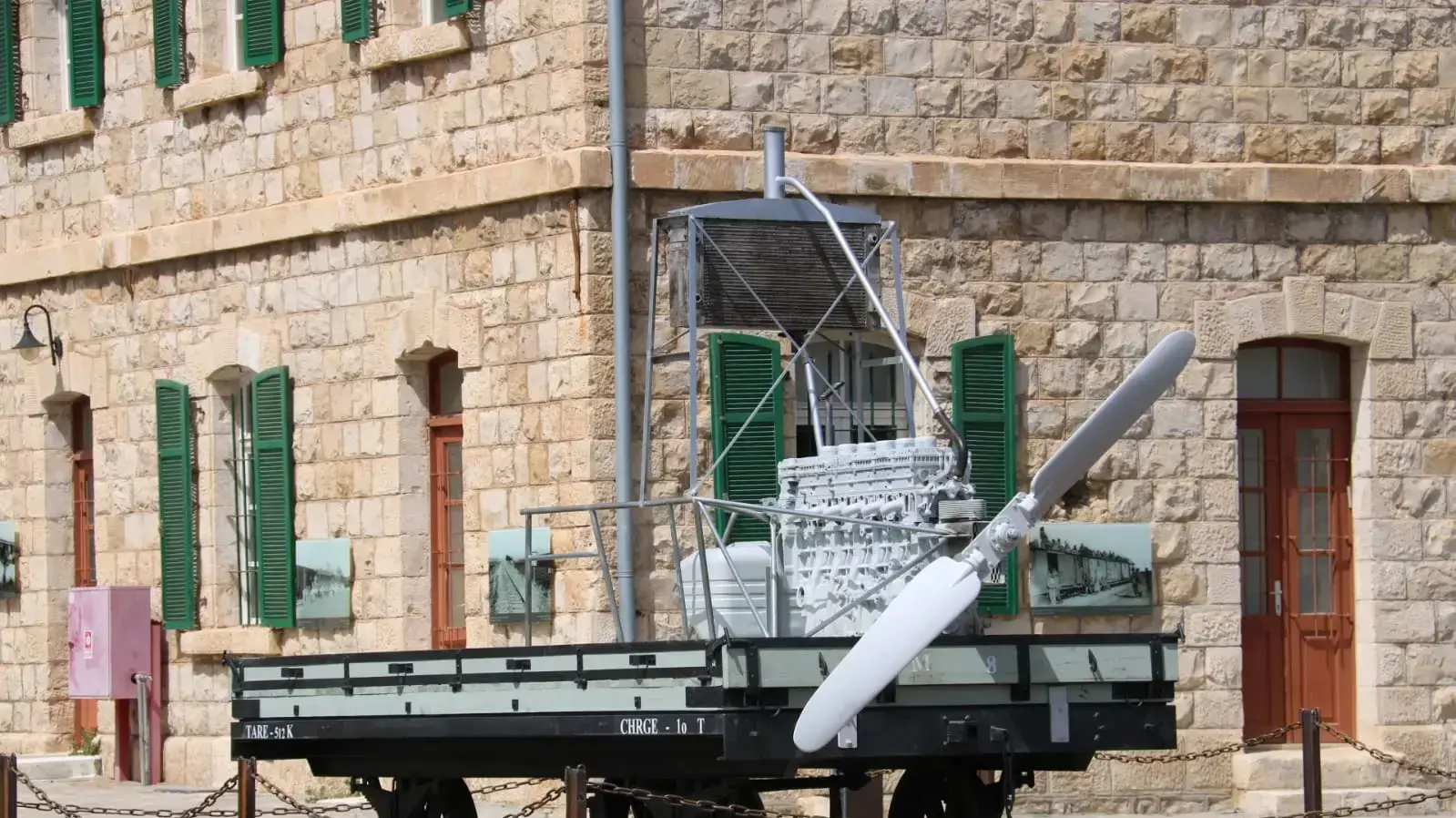 הקרונוע האווירי המשוחזר מוצב בתחנת הרכבת ההיסטורית בצמח