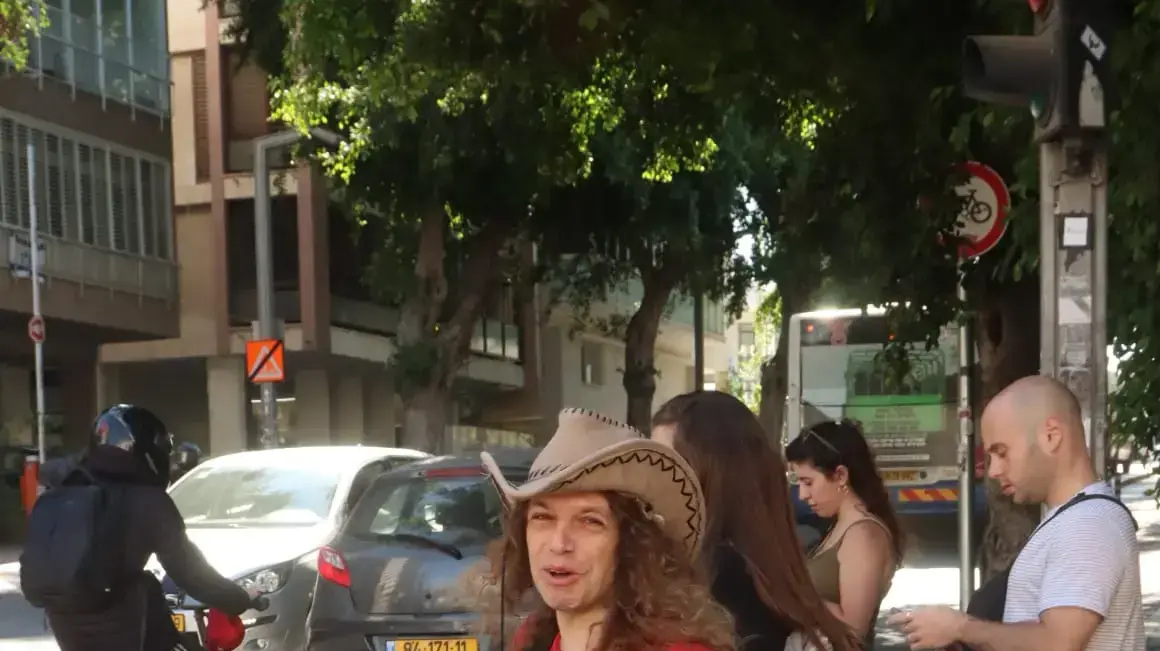 אמיר חצרוני
