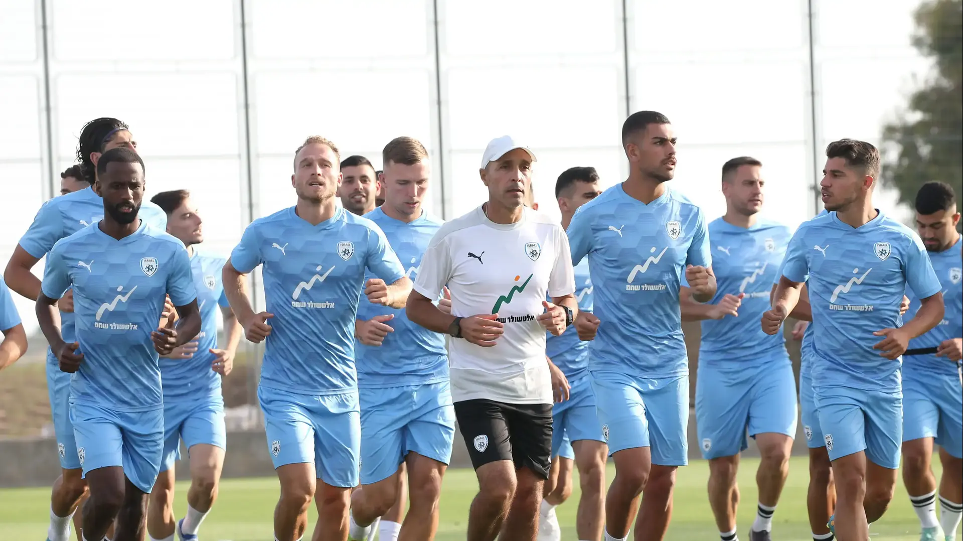 ערן שדו ושחקני נבחרת ישראל בכדורגל ערן שדו ושחקני נבחרת ישראל בכדורגל