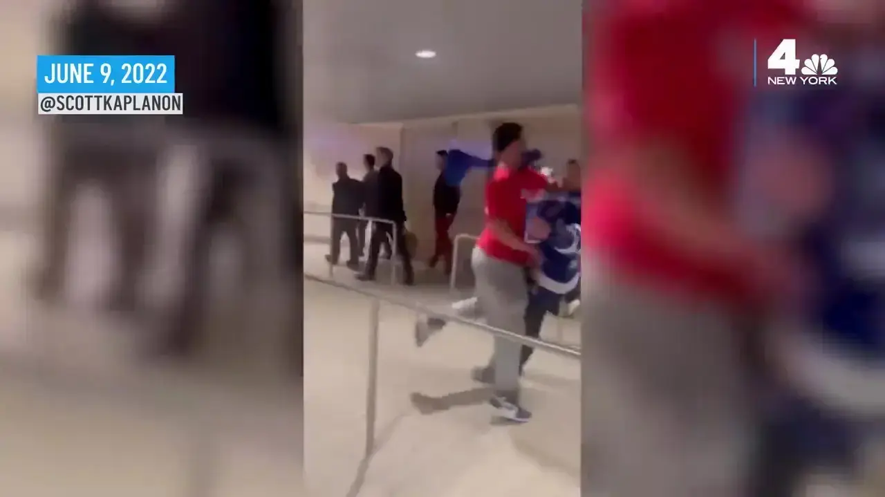 אוהד ניו יורק מכה אוהד טמפה ביי