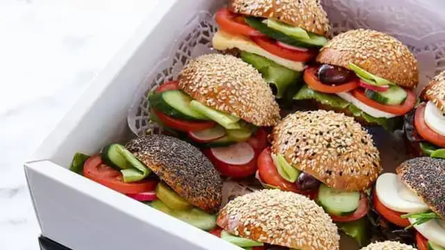מאפה נאמן קולקציית מגשי אירוח