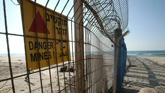 פינוי הבסיס הצבאי על חוף הים של ראשון לציון