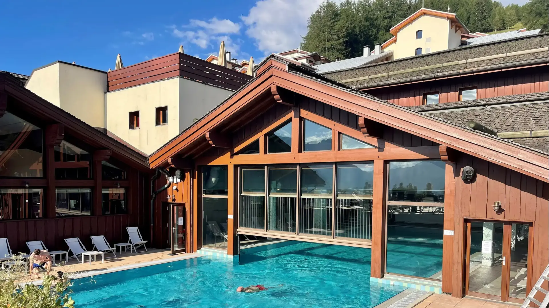 בריכה קלאב מד PEISEY VALLANDRY