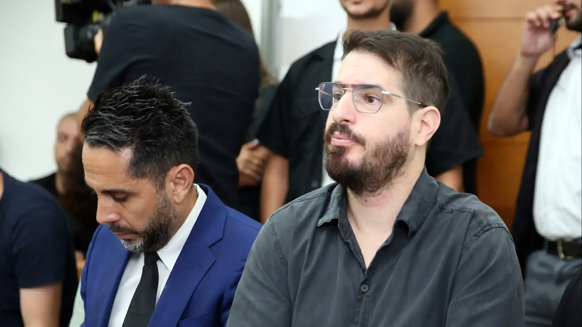 משה חוגג לצד עו"ד משה מזור בדיון של בית"ר ירושלים בבית המשפט