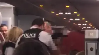 נוסעת בטיסת Jet2 נעצרת לאחר שטענה שנושאת חומר נפץ בתחתוניה