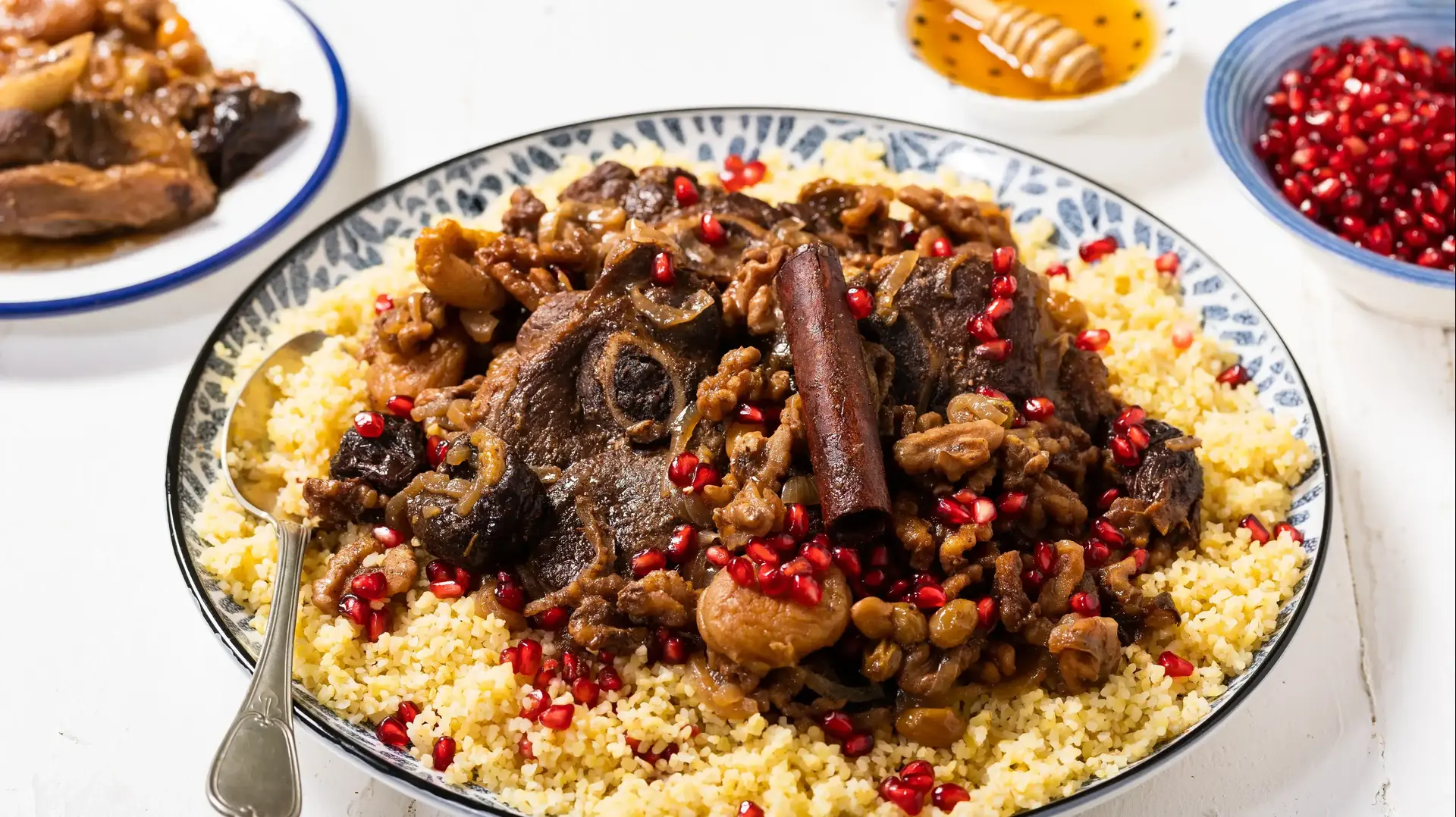 קוסקוס עם אוסובוקו בטנזיה פירות יבשים