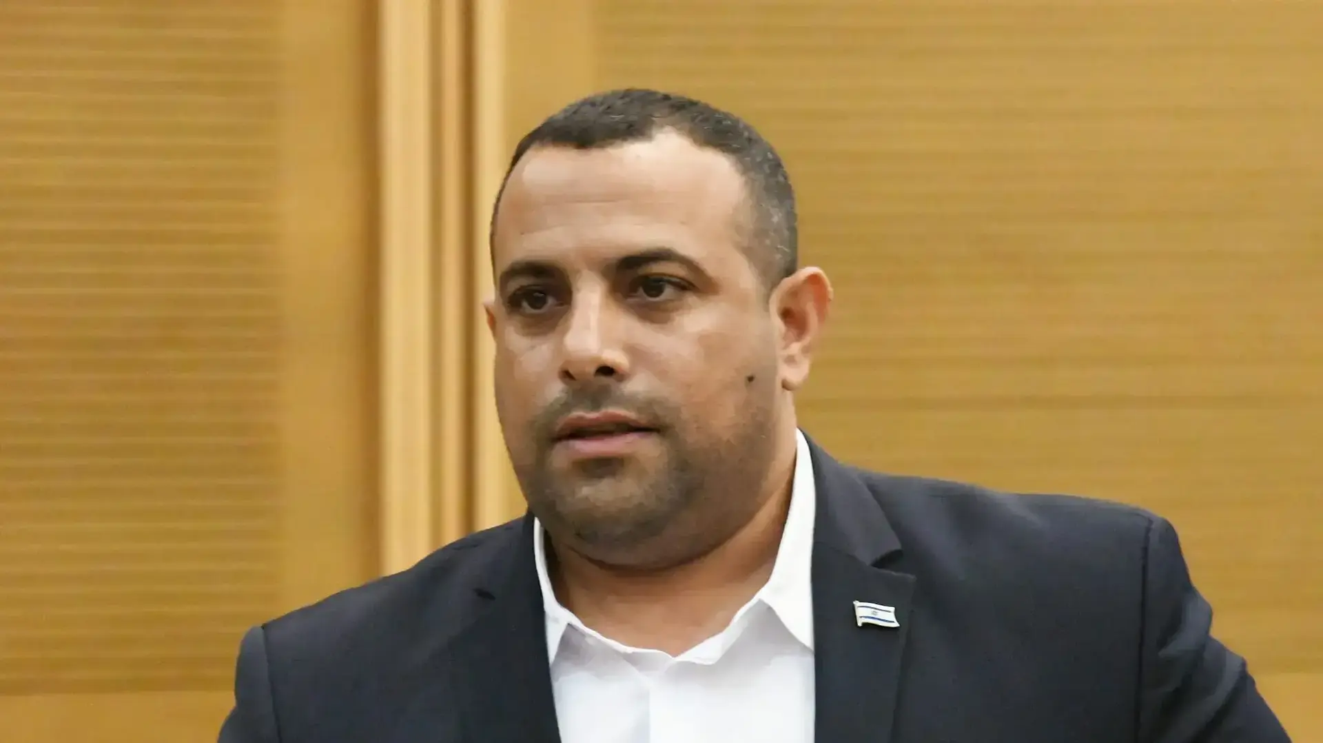 אביר קארה במהלך ההגשת הרשימות בכנסת 15 בספטמבר 2022