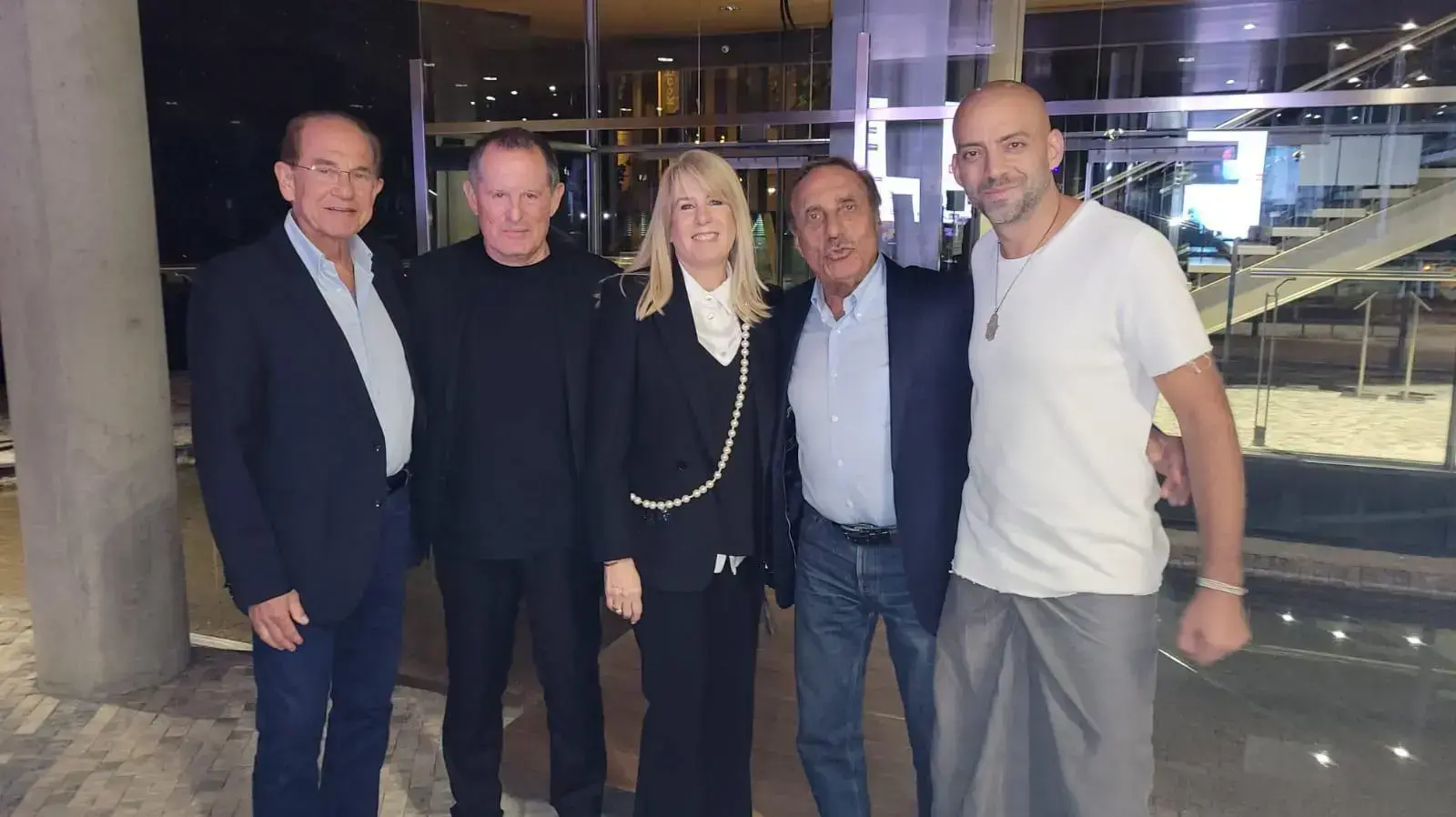 מימין לשמאל: עידן רייכל, ישראל גוטסדינר, עדינה ומאיר שמיר, בני רוזנבאום